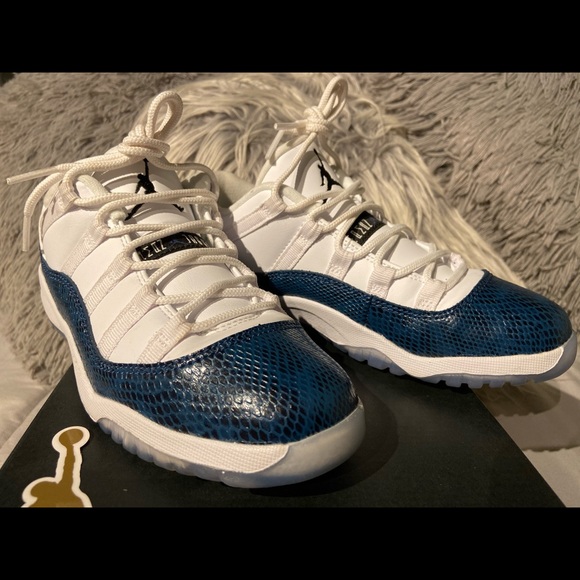 Jordan 11 Retro Low LE (PS) - Picture 2 of 7